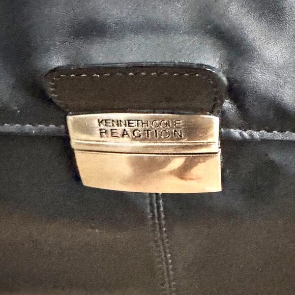 Kenneth Cole Reaction Genuine Leather Laptop Briefcase Messenger Bag Model 52965 - Picture 4 of 7